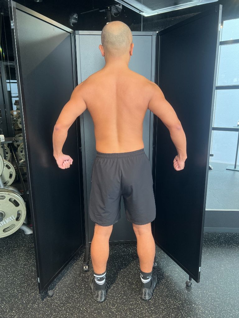 40代会社員 アフター 背面